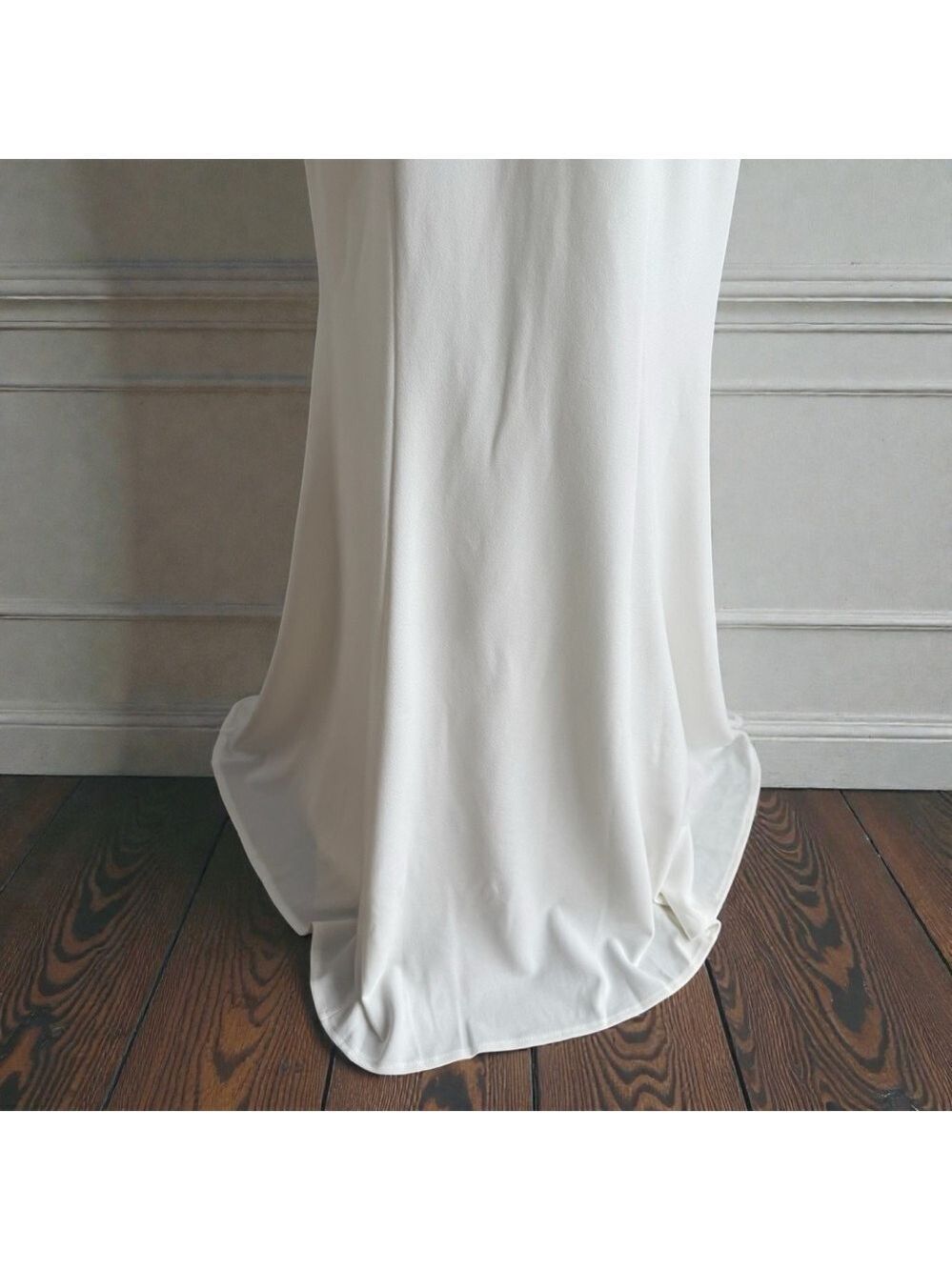 Lulu’s Modern Minimalist Wedding Gown Sz M White Event Dress Trumpet Cutout NWT - Picture 4 of 16